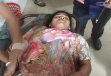 খুলনায় ছেলেকে না পেয়ে বাবাকে গুলি, লক্ষ্যভ্রষ্ট হয়ে লাগল মায়ের গায়ে