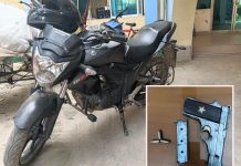খুলনায় আমেরিকান পিস্তল, গুলি ও চোরাই বাইকসহ শীর্ষ সন্ত্রাসী মনির গ্রেপ্তার