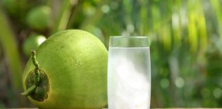 গরমে ডাবের পানি পানে উপকারিতা ও অপকারিতা