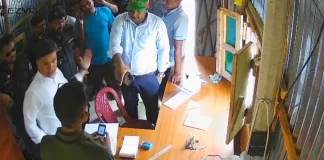 বালুর ঘাটে ইজারাদারের কর্মীকে মারধরের ঘটনায় সেই ইউএনওকে প্রত্যাহার