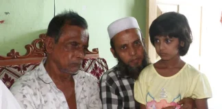 ‘মাথা গোঁজার ঠাঁই নেই’ সাংবাদিক দেবাশীষ দত্তের পরিবারের