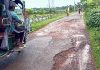 গর্ত ও খানাখন্দে জর্জরিত তালা উপজেলার ২৫০ কিমি গ্রামীণ সড়ক: জনদুর্ভোগ চরমে