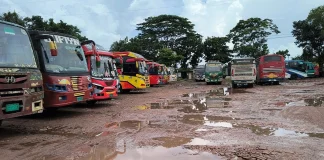 পদ্মা সেতুর সুফল ম্লান করছে বাগেরহাটের জরাজীর্ণ বাস টার্মিনাল