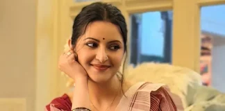 চমকে দিলেন পরীমনি