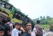 গোপালগঞ্জে বাস খাদে পড়ে নিহত ৩, আহত ৩০