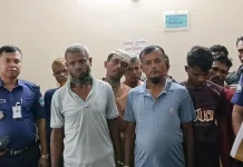 অস্ত্র নিয়ে হাজিরা দিতে গেলেন তারা ১১ জন, অতঃপর…