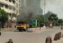 মিরপুরে উচ্ছেদ অভিযান ঘিরে সংঘর্ষ, সিটি করপোরেশনের গাড়িতে আগুন
