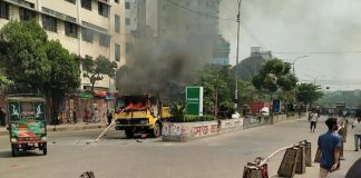 মিরপুরে উচ্ছেদ অভিযান ঘিরে সংঘর্ষ, সিটি করপোরেশনের গাড়িতে আগুন