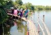 ভাঙা পথ আর বাঁশের সাঁকোতেই আশাশুনির ৬ গ্রামের ২৮ হাজার মানুষের চরম দুর্ভোগ