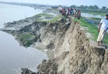 বেড়িবাঁধ ভেঙে কপোতাক্ষ নদে, ১২ গ্রাম প্লাবিত হওয়ার শঙ্কা
