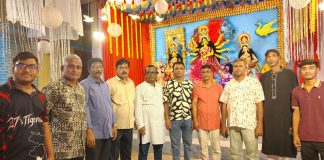 শারদীয় দুর্গাপূজা উপলক্ষে খুলনা-৩ আসনের প্রতিটি মণ্ডপে হুইপ বকুলের আর্থিক অনুদান ও বস্ত্র উপহার
