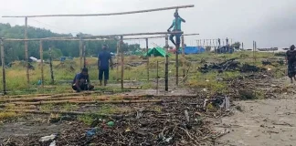 বৈরী আবহাওয়ায় থমকে গেছে দুবলার চরের শুঁটকি মৌসুম