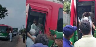 সড়কের পাশে বৃদ্ধকে দেখে থামল প্রধানমন্ত্রীর গাড়ি, মাথায় দিলেন হাত বুলিয়ে