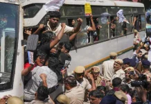 বিক্ষোভে উত্তাল দিল্লি : ইন্টারনেট বন্ধ, আটক সাতশ’র বেশি