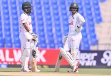 ৪ রানের ব্যবধানে ৩ উইকেট হারিয়ে চাপে বাংলাদেশ