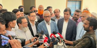 বিমানবন্দরে প্রবাসীরা হয়রানির শিকার হলে ই-মেইলে জানাতে বললেন মন্ত্রী