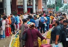 যাত্রীর চাপ, সেবার ঘাটতি: বেনাপোল ইমিগ্রেশনে ভোগান্তি