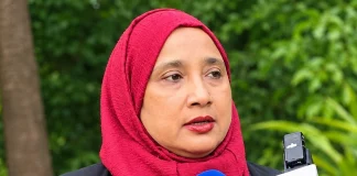 মিষ্টি পেলেন তেতো স্বাদ