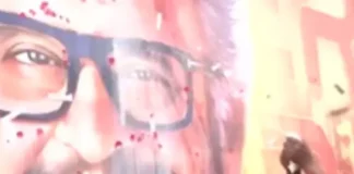 রজনীকান্তের পোস্টারে দুধ ঢেলে ভক্তদের পূজা : ‘জেলার ২’