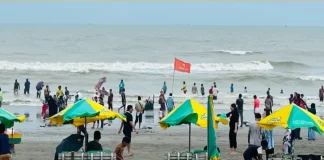 কক্সবাজারে সাগরে গোসলে নেমে তিন পর্যটকের মৃত্যু, নিখোঁজ ২