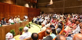 চাঁদাবাজ-দখলদারদের বিরুদ্ধে কঠোর বার্তা প্রধানমন্ত্রীর, জবাবদিহি করতে হবে এমপিদের