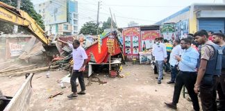 কেসিসি’র মেগা উচ্ছেদ অভিযান: বাঁধা সৃষ্টি করায় দুই যুবক আটক, মুচলেকায় মুক্তি