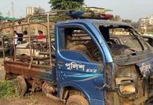 আশুলিয়ায় পাওয়া গেলো ছয়জনকে পুড়িয়ে মারা সেই পুলিশ ভ্যান
