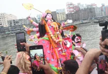আনন্দ-বিষাদে দেবী দুর্গাকে বিদায়