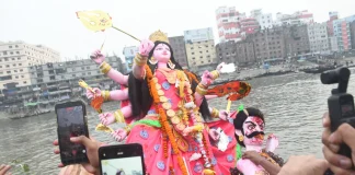 আনন্দ-বিষাদে দেবী দুর্গাকে বিদায়