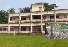 শতবর্ষী বিদ্যালয়ের পাশে ময়লার ভাগাড়, ছয় মাস ধরে বন্ধ শ্রেণিকক্ষ