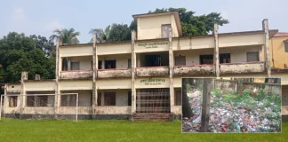 শতবর্ষী বিদ্যালয়ের পাশে ময়লার ভাগাড়, ছয় মাস ধরে বন্ধ শ্রেণিকক্ষ