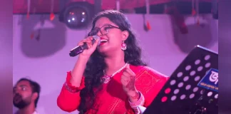 শারদীয় দুর্গাপূজার নতুন গানে স্নেহা