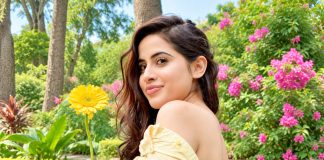 নিজের ফ্ল্যাটে হেনস্তার শিকার উরফি জাভেদ