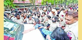দিল্লিতে তেরঙ্গা মিছিলে বাধা, ধরপাকড়