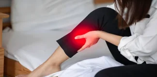 রাত বাড়লেই পায়ে ব্যথা বাড়ে? মেনে চলুন ৩ নিয়ম