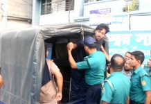 খুলনায় আপত্তিকর অবস্থায় জামায়াত নেতার ছেলে আটক